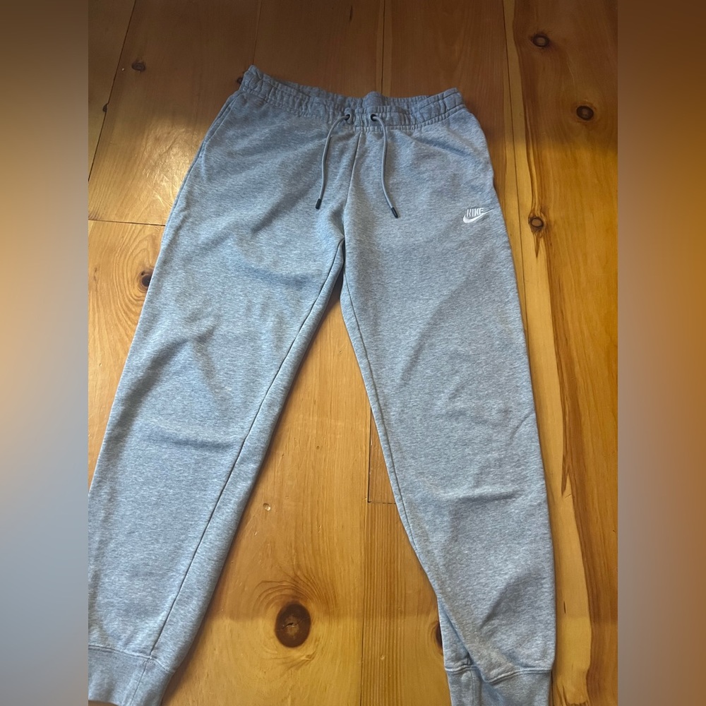 Gray Nike sweatpants